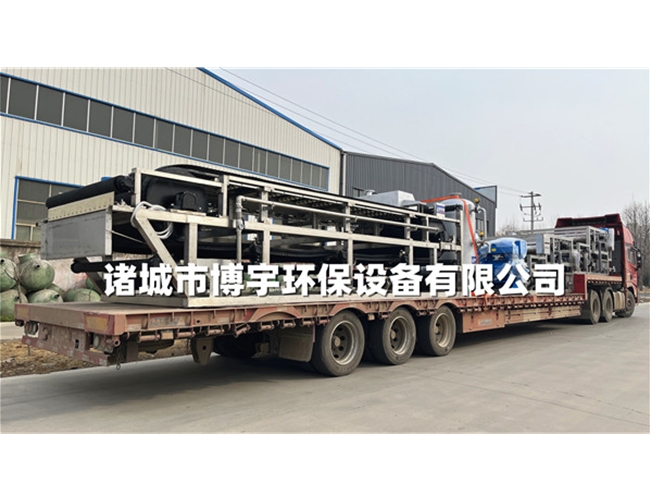 4台7平方（fāng）橡膠帶式真空過濾機發往（wǎng）煙台