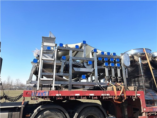 1台帶式壓榨（zhà）機完工發往濰坊