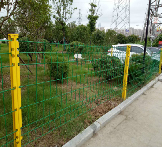 武（wǔ）漢pvc圍欄公司講解雨季如何維護好PVC護