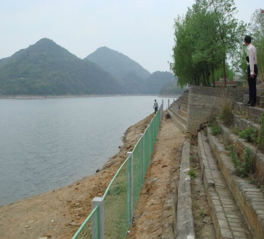 江（jiāng）夏（xià）遊泳場地護欄