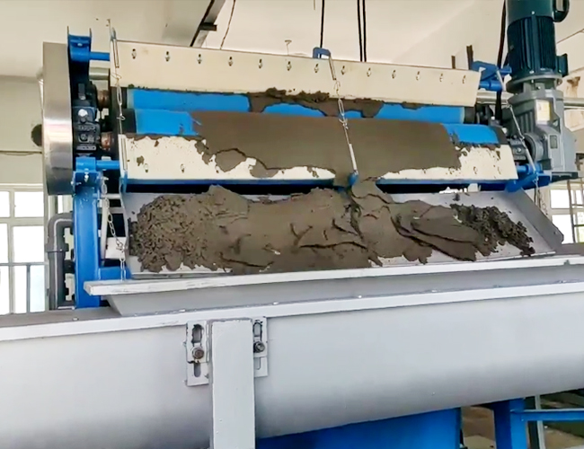 帶式(shì)汙泥脫水機(jī) 帶式汙泥脫水機