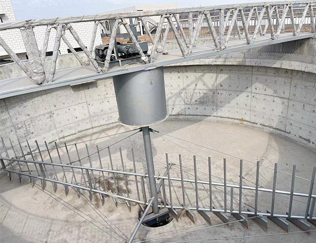 中(zhōng)心傳動刮泥機 中心傳動刮泥機