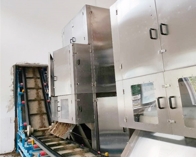 一(yī)體式(shì)汙泥(ní)深(shēn)度脫水機 一體式汙泥深度脫(tuō)水機