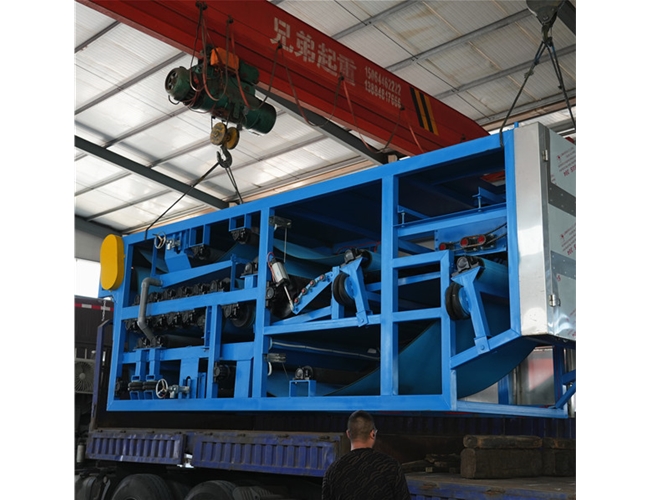 高（gāo）壓帶式壓濾機發貨啦！