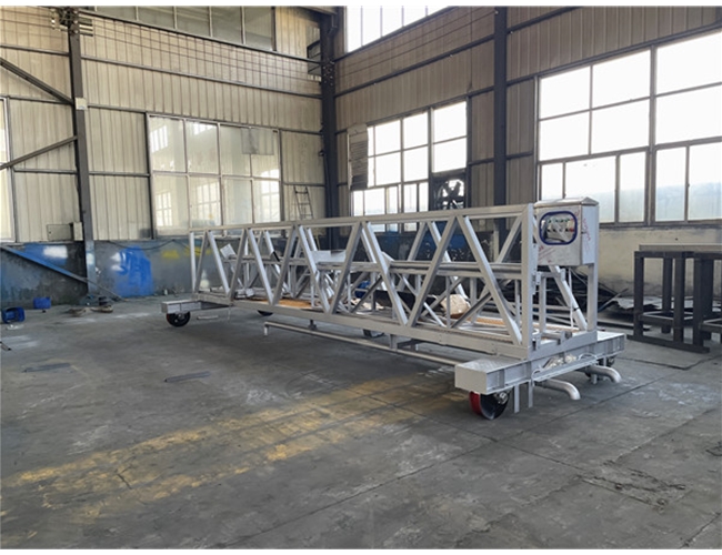 一台橋式吸砂機完工發貨